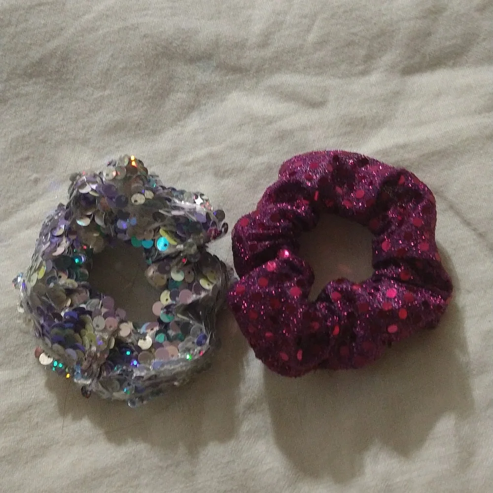 Sparkle and Shine Hair scrunchies - Picture 2 of 5